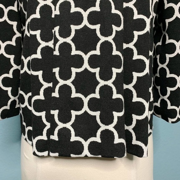 Grace Elements Pleated Cropped Swing Blazer - Picture 6 of 7